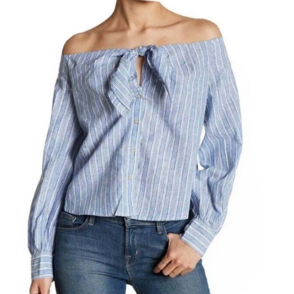 Free People off the shoulder long sleeved summer blouse!! Soft & Lightweight 🌞